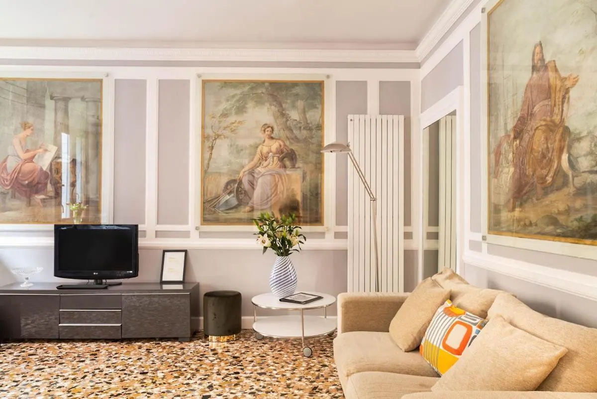 Salmaso Apartments  Venice